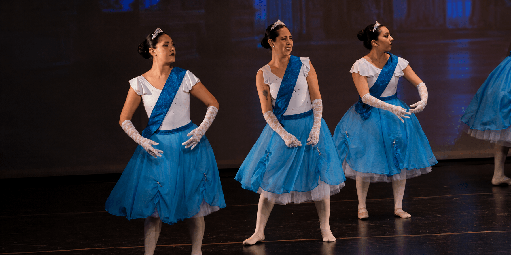 Bailarinas adultas durante una gala